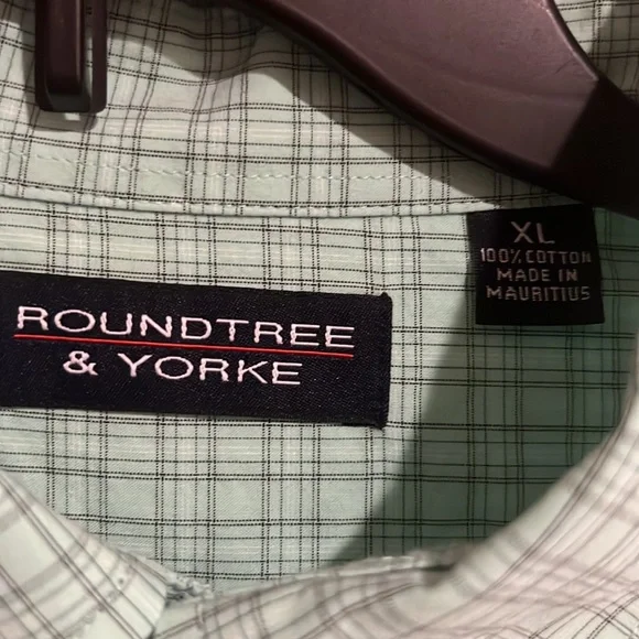 Roundtree & Yorke Green button down shirt. XL. Brand new with tags. - Picture 3 of 3